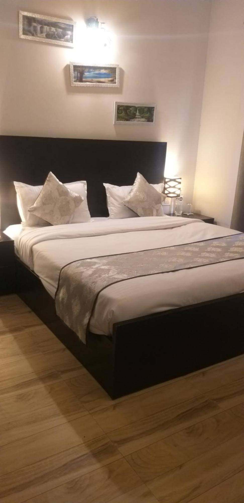 Pearl Suites At Omex Entrenity Vrindāvan エクステリア 写真
